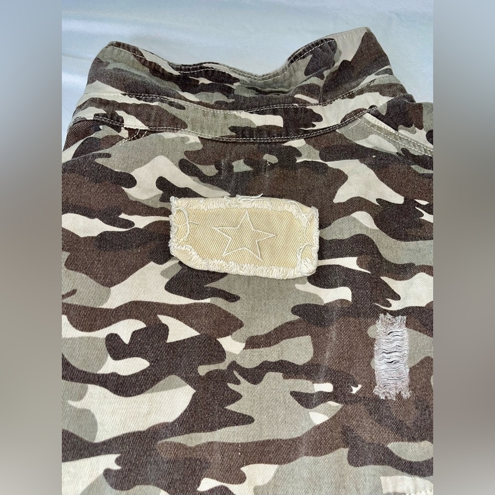 Camo Ripped Jacket - Picture 5 of 7